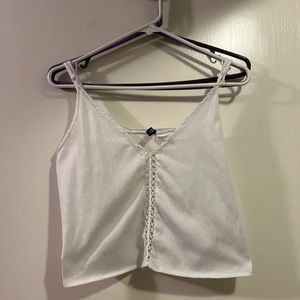 H&M White cropped tank top with pattern down the middle and on v-neck